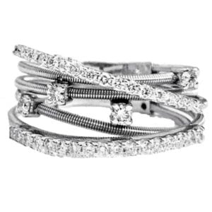 diamond laterd ring in 14 k white gold