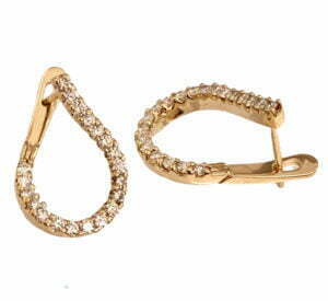 Twisted end less diamond earrings