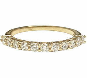 Basket setting diamond sharing prong wedding ring