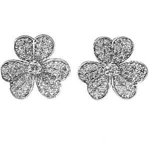 hree leaf stud diamond earringst