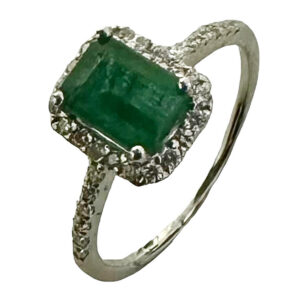 emerald cut emerlad diamond ring